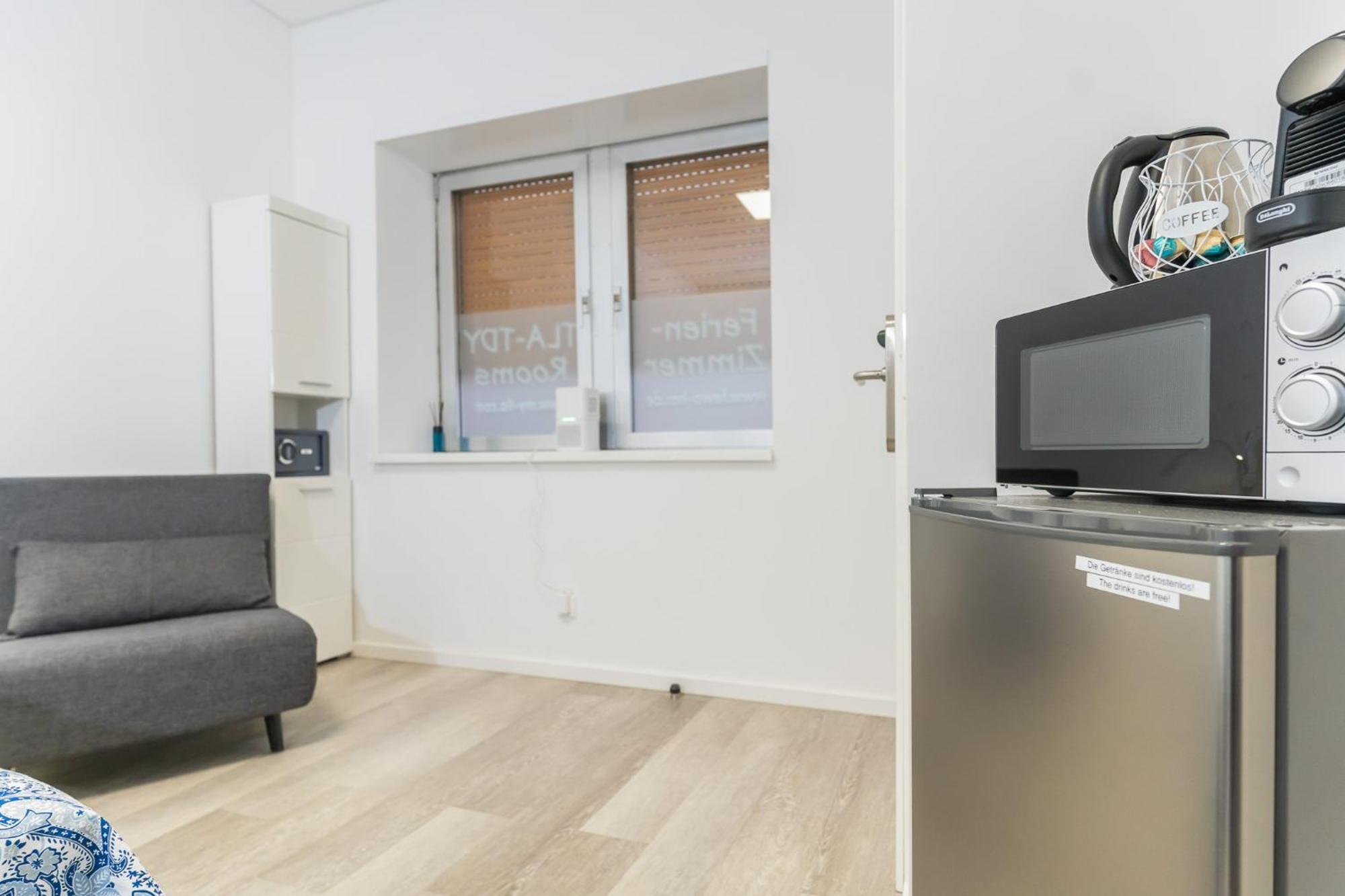 Private Room #1 With King Size, Ground Floor, Ac, Only 2Min To Rab Ramstein-Miesenbach Eksteriør billede