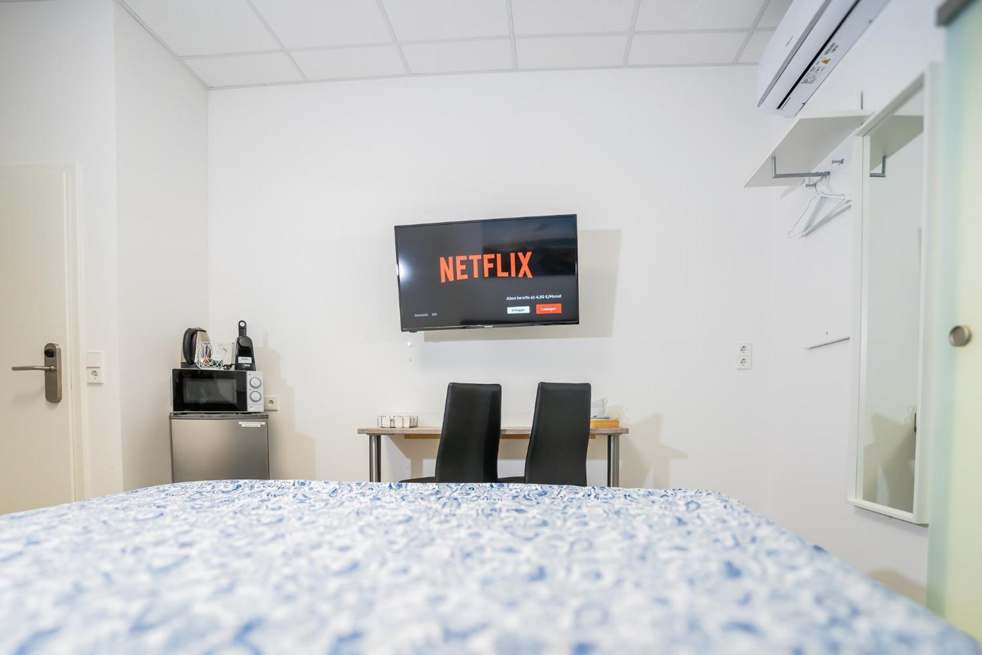 Private Room #1 With King Size, Ground Floor, Ac, Only 2Min To Rab Ramstein-Miesenbach Eksteriør billede